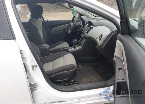 2015 Chevrolet Cruze Ls Auto z USA, uszkodzony, nr VIN 1G1PA5SG8F7112511